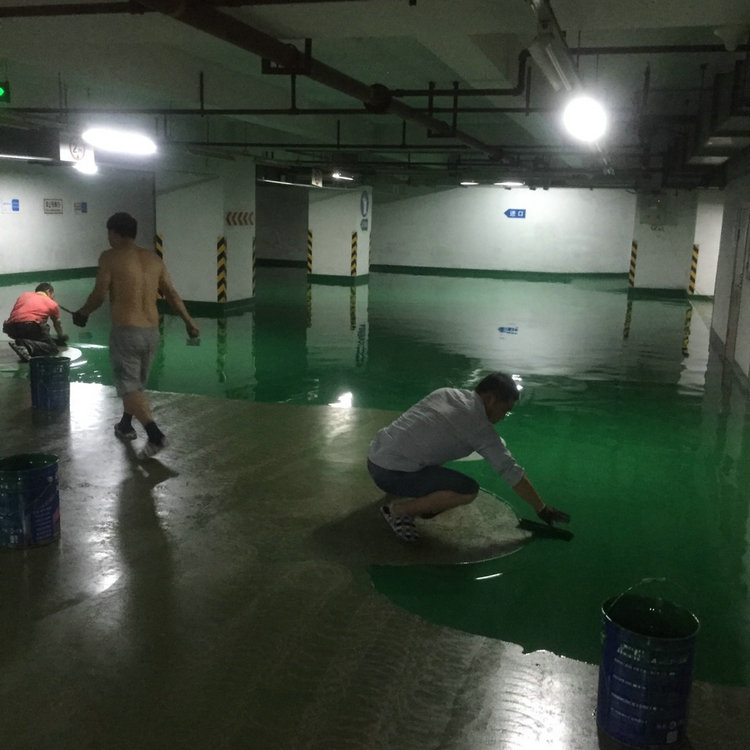 炎炎夏日，環氧地坪施工工人也“凌晨3點不回家”